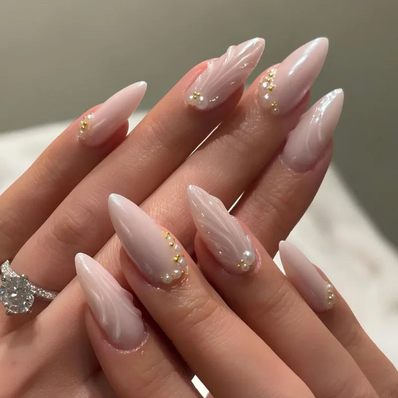 24 false nail pieces shipped randomly, Instagram-style false nails, wearable full-coverage almond-shaped press-on nails.