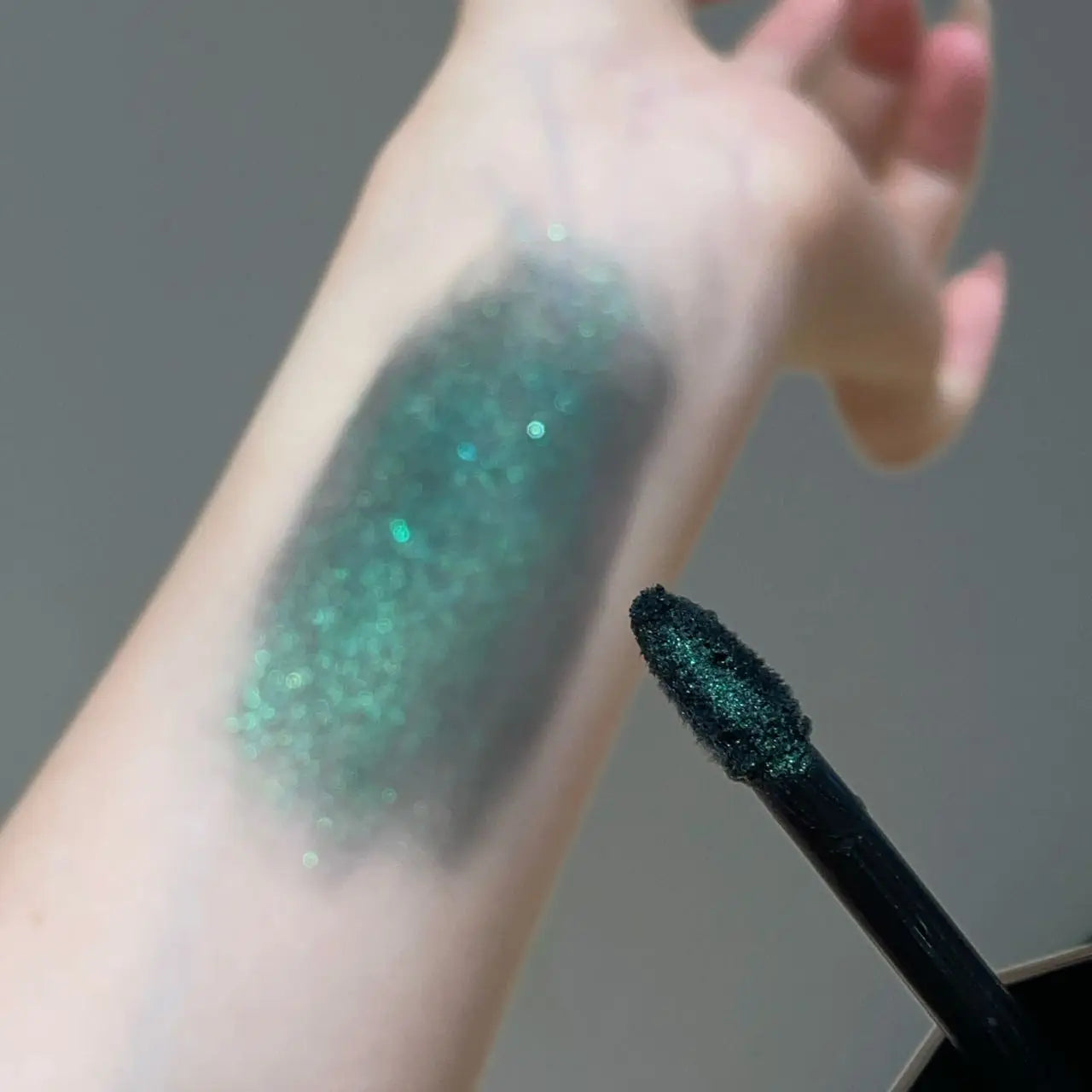 Pearlescent Polarized Green Lip Mud Gloss Fine Shimmer Lip Glaze Plumping Gothic Black Moisturizing Shiny Halloween Lips Makeup