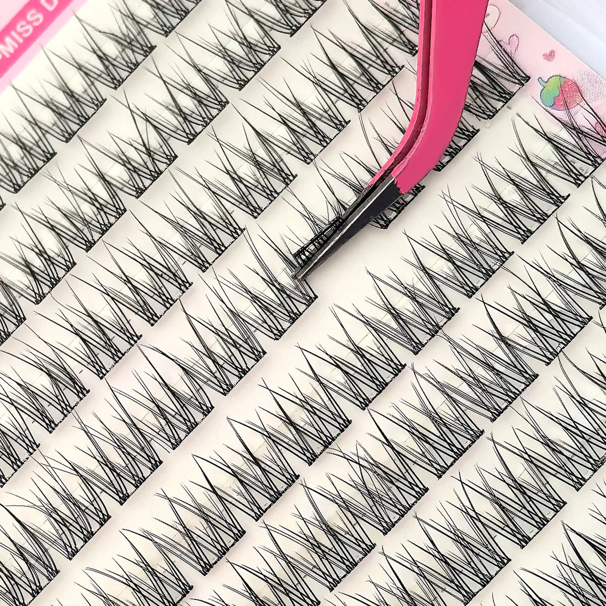 Easy-To-Adhesive False Eyelashes Set, Thick Cartoon Style with Natural Appearance, Suitable for Beginners, Thick and Fluffy, Rea