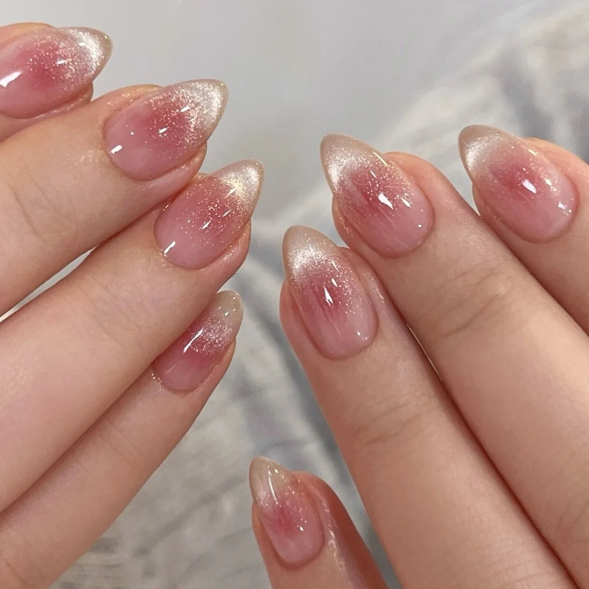 24Pcs Oval Short Pink Press on Nails Simple Ombre Spring False Nail for Sweet Sassy Cool Women&Girl Removable Wearable Nail Art