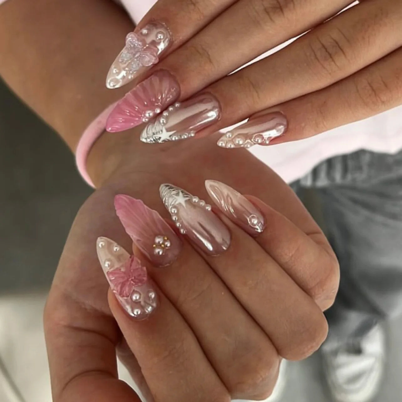 24 false nail pieces shipped randomly, Instagram-style false nails, wearable full-coverage almond-shaped press-on nails.