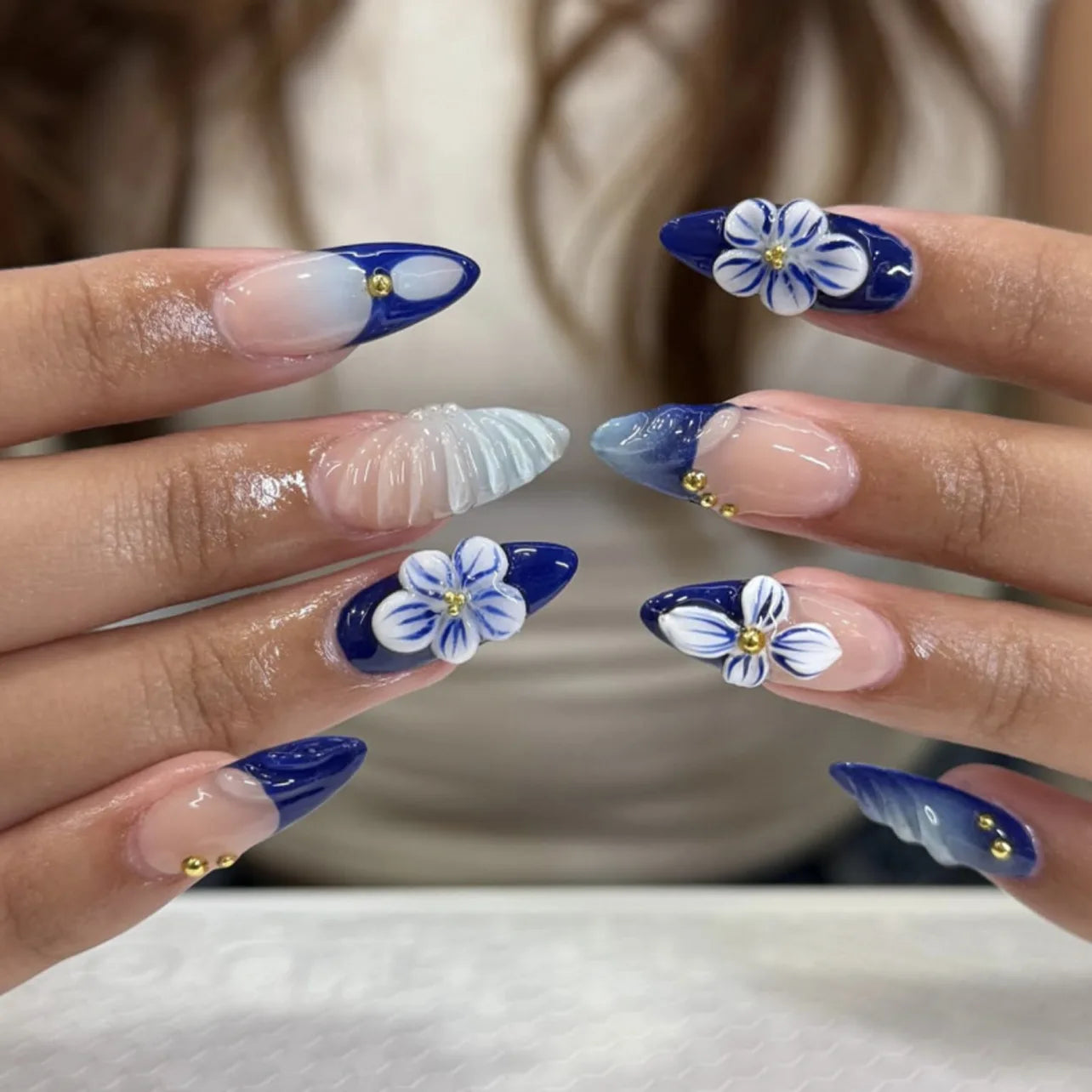 24 false nail pieces shipped randomly, Instagram-style false nails, wearable full-coverage almond-shaped press-on nails.