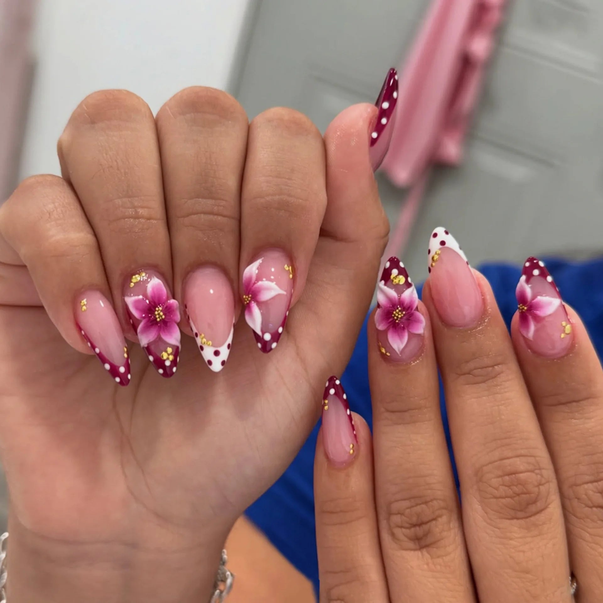 24Pcs Autumn Winter Matte Almond False Nails with Glue Rose Leaf Printing Nail Art Simple Full Cover Press on Acrylic Nails Tips