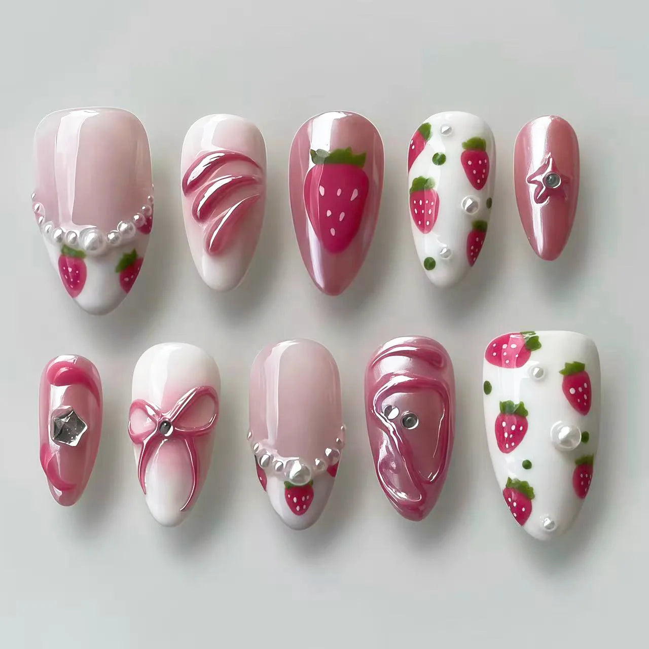 24pcs Wearable Press on Nails Strawberry Bow Design Nails Tips Red Short Almond Pearl Starlight Fake Nail Art Flower False Nails