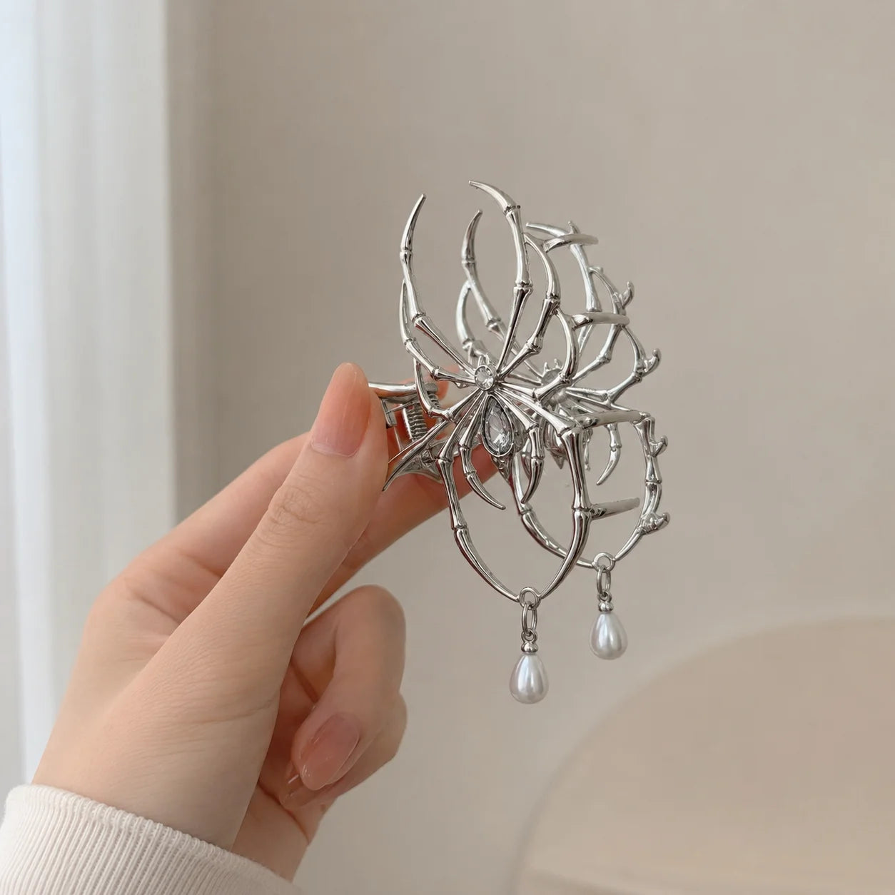 Spider Personalized Hair Clip Women Aluminum Alloy Hair Claw Pearl Pendant Rhinestone Festival Fashion Hair Accessories Girls