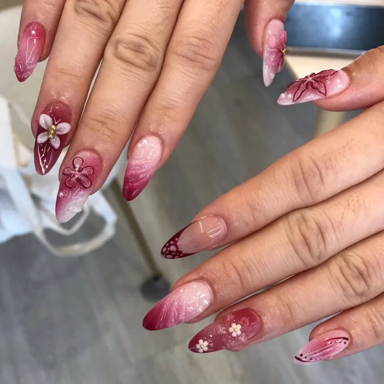 24 false nail pieces shipped randomly, Instagram-style false nails, wearable full-coverage almond-shaped press-on nails.