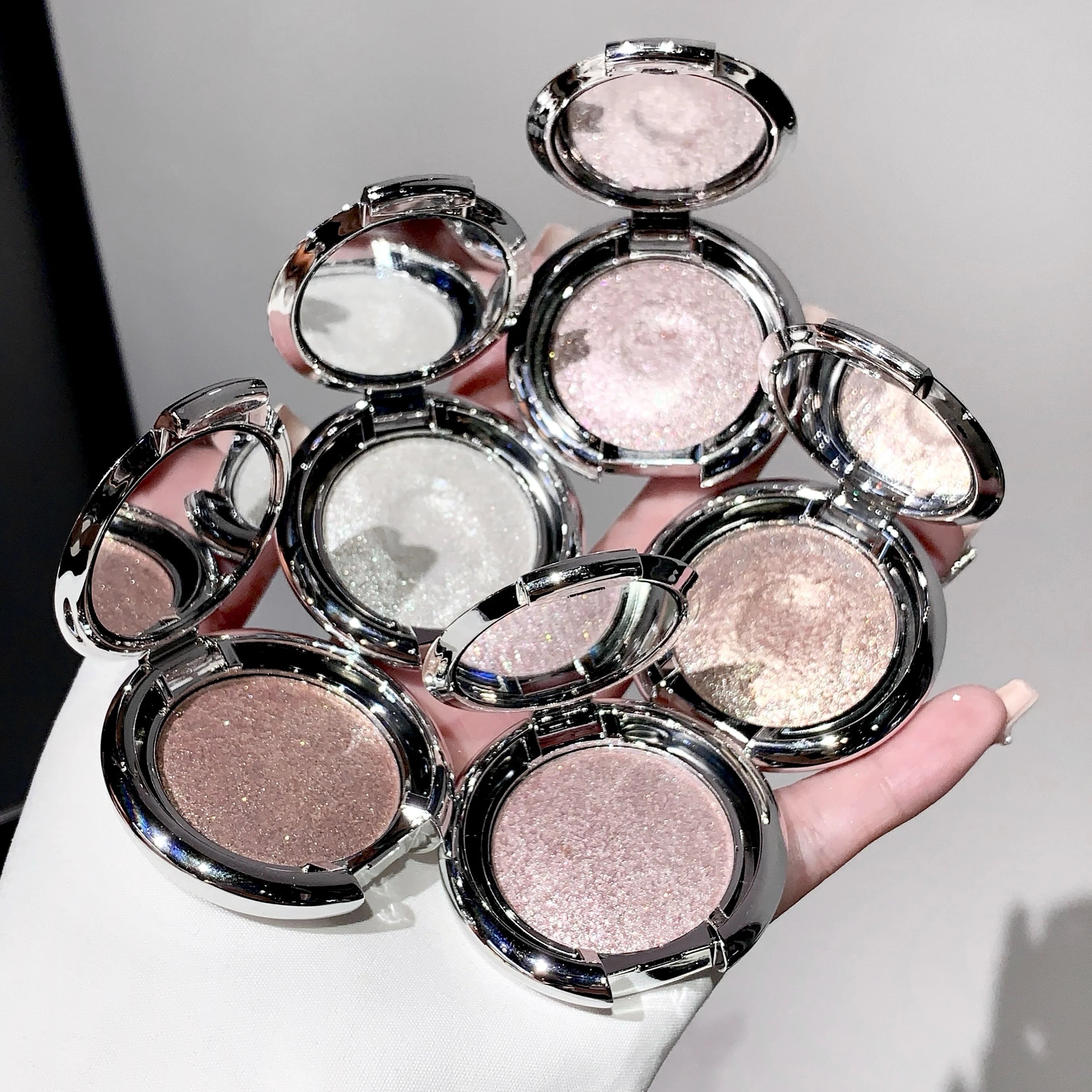 SHAQINUO Highlighter Cream, Radiant Shimmer Powder, Smooth with Potato Mash Texture, Long-lasting, Non-Flaking for Highlighting