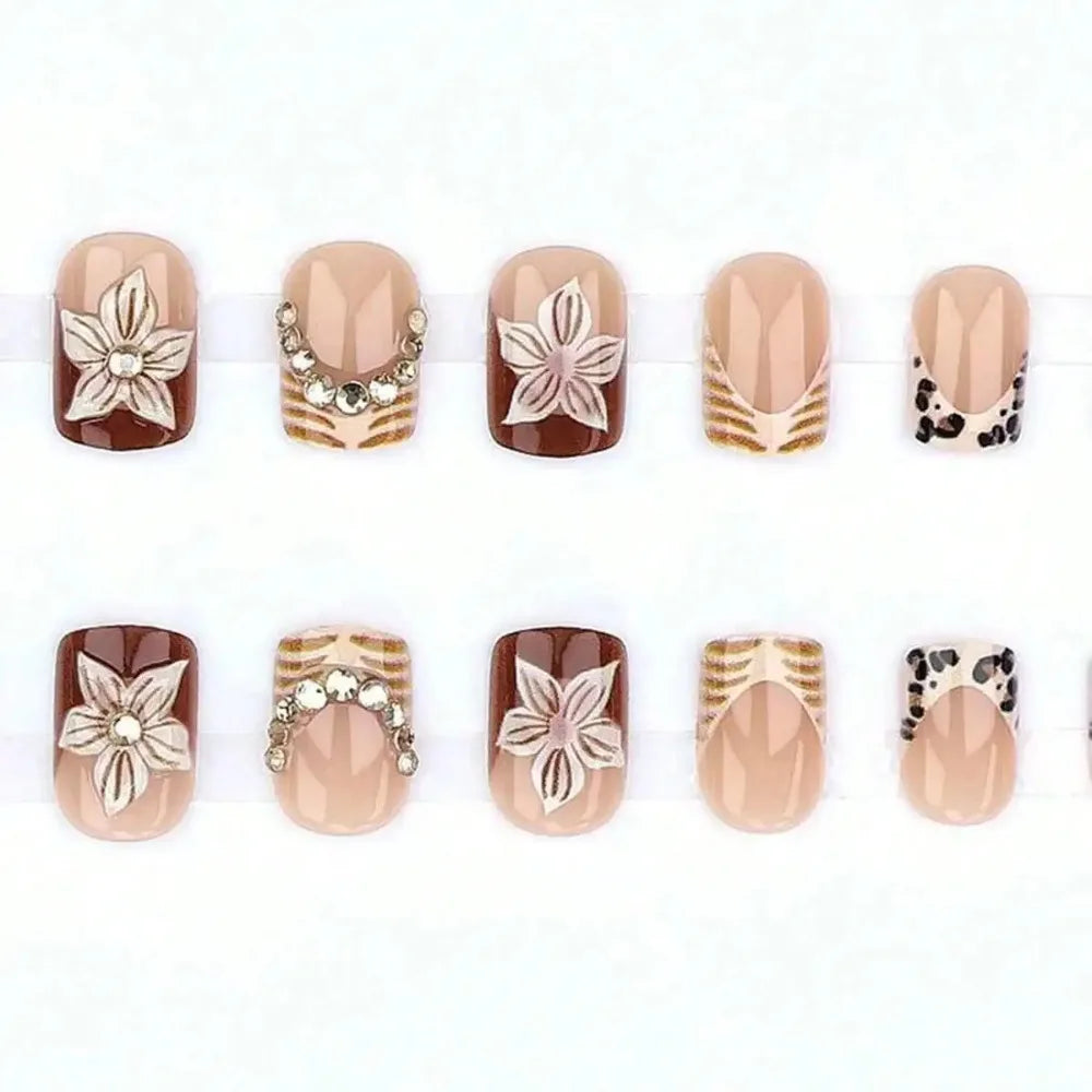 24Pcs 3D Embossed Carved Press‑on Nails European French Leopard Print Y2K Fake Nails Cool Girl Artificial Nail Tips for Party Wear