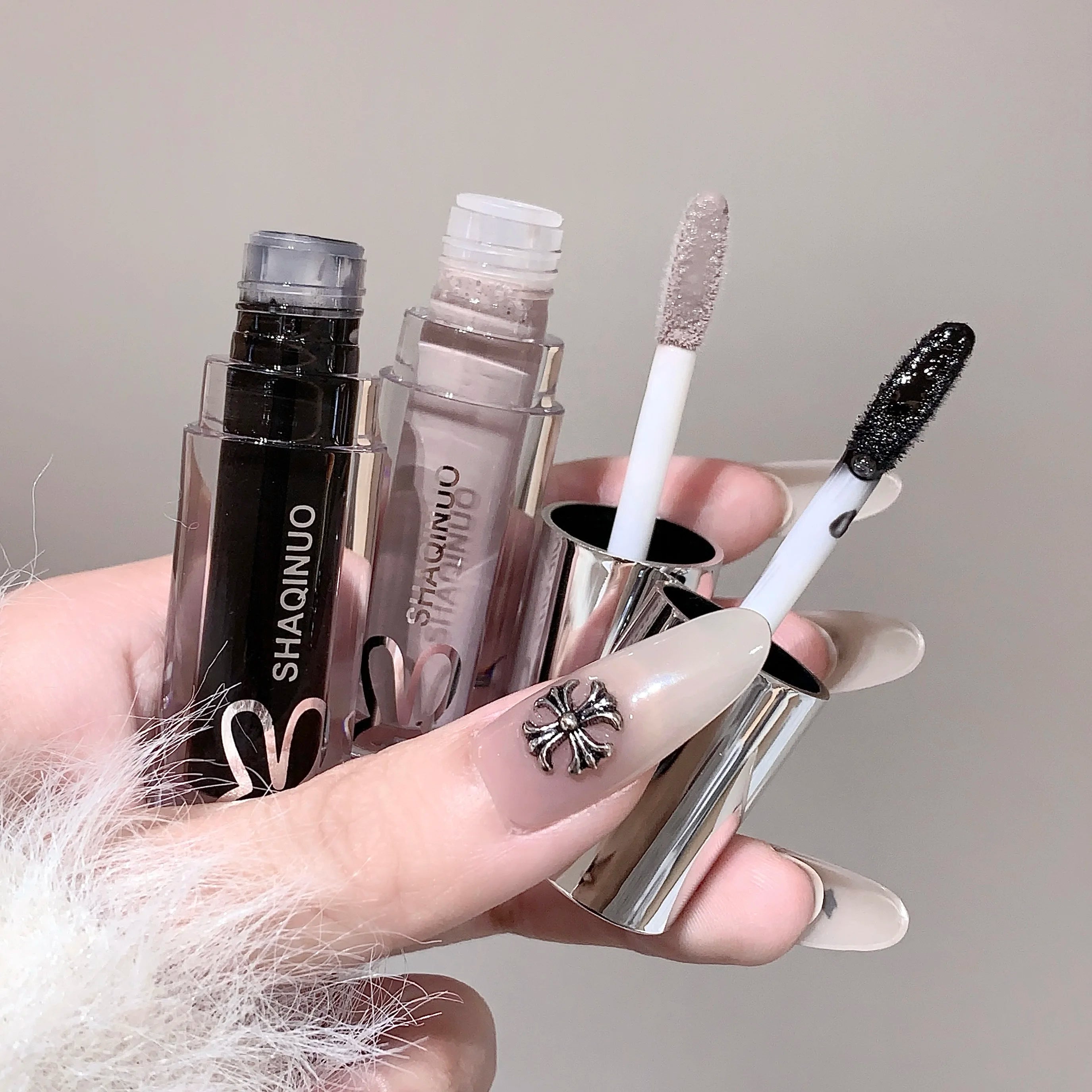 Water Light Mirror Lip Gloss Lasting Moisturizing Cool Black Silver Gray Pearlescent Fine Sparkling Lipstick Lip Oil