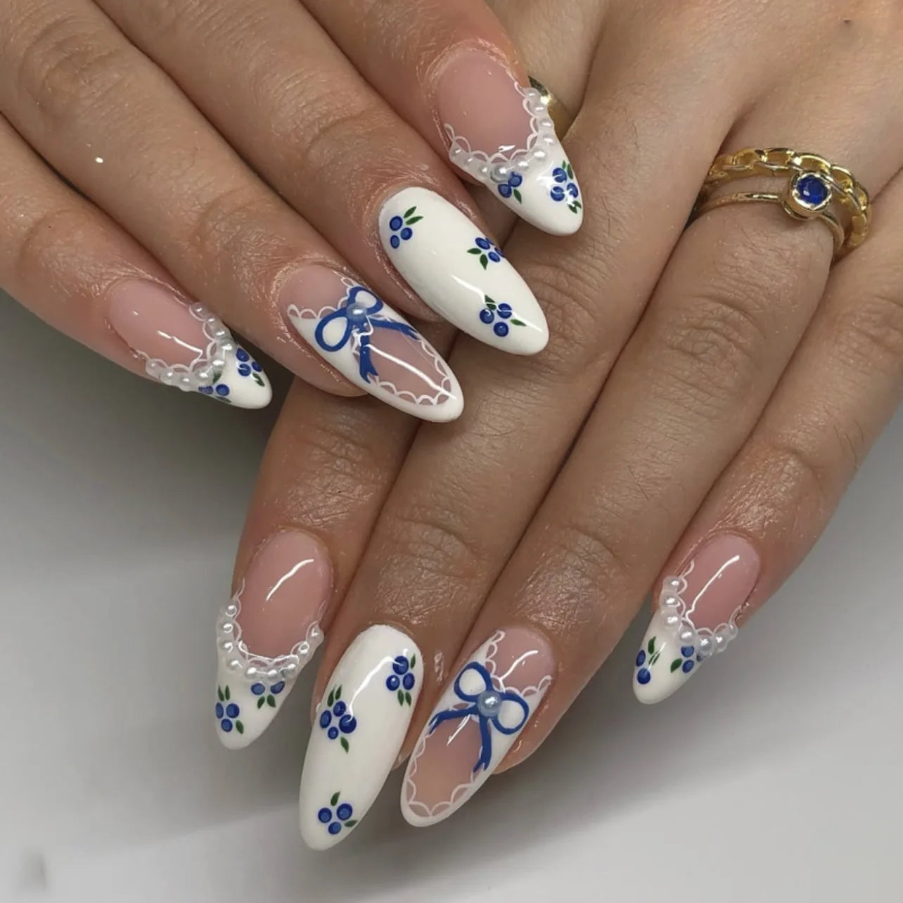 24Pcs Autumn Winter Matte Almond False Nails with Glue Rose Leaf Printing Nail Art Simple Full Cover Press on Acrylic Nails Tips