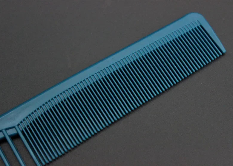 Brush Professional Hair Cutting Comb Anti-static Flat Head Cutter Comb FineTooth Haircut Salon Tools Barber Hair Accessories