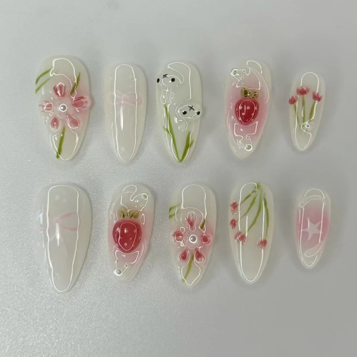 24pcs Wearable Press on Nails Strawberry Bow Design Nails Tips Red Short Almond Pearl Starlight Fake Nail Art Flower False Nails