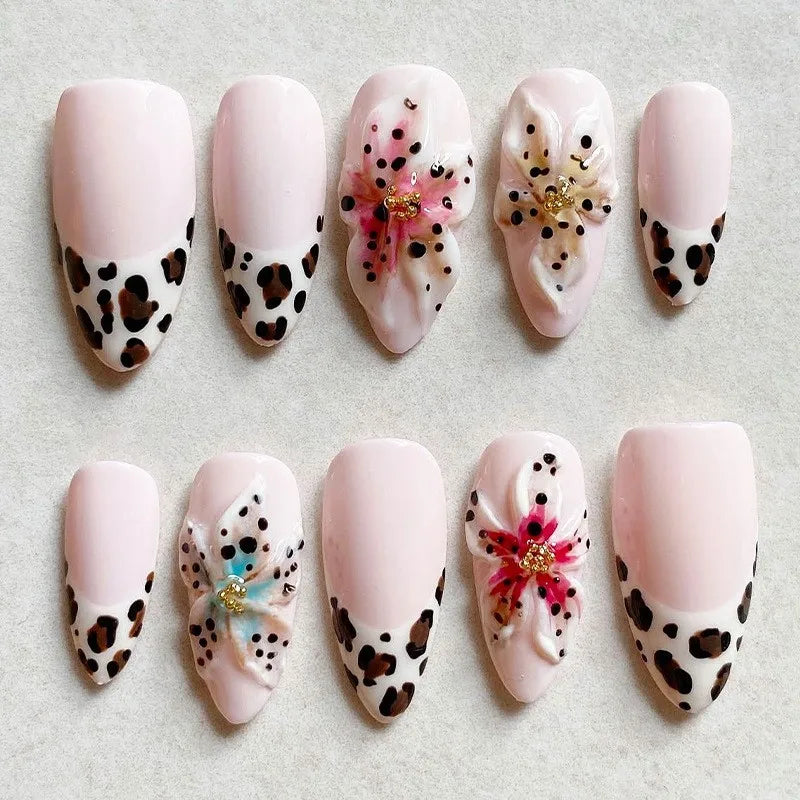 24pcs Wearable Press on Nails Strawberry Bow Design Nails Tips Red Short Almond Pearl Starlight Fake Nail Art Flower False Nails