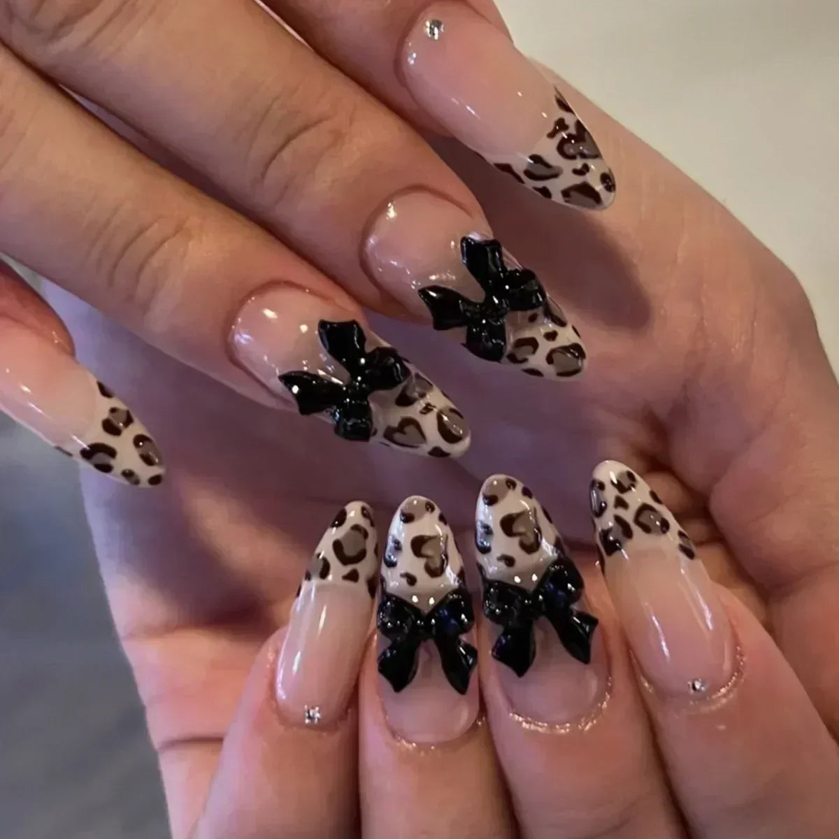 French Tip Orchid Press On Nails, Leopard Removable Fake Nails, 24 Pcs Simple False Nails Set for Women