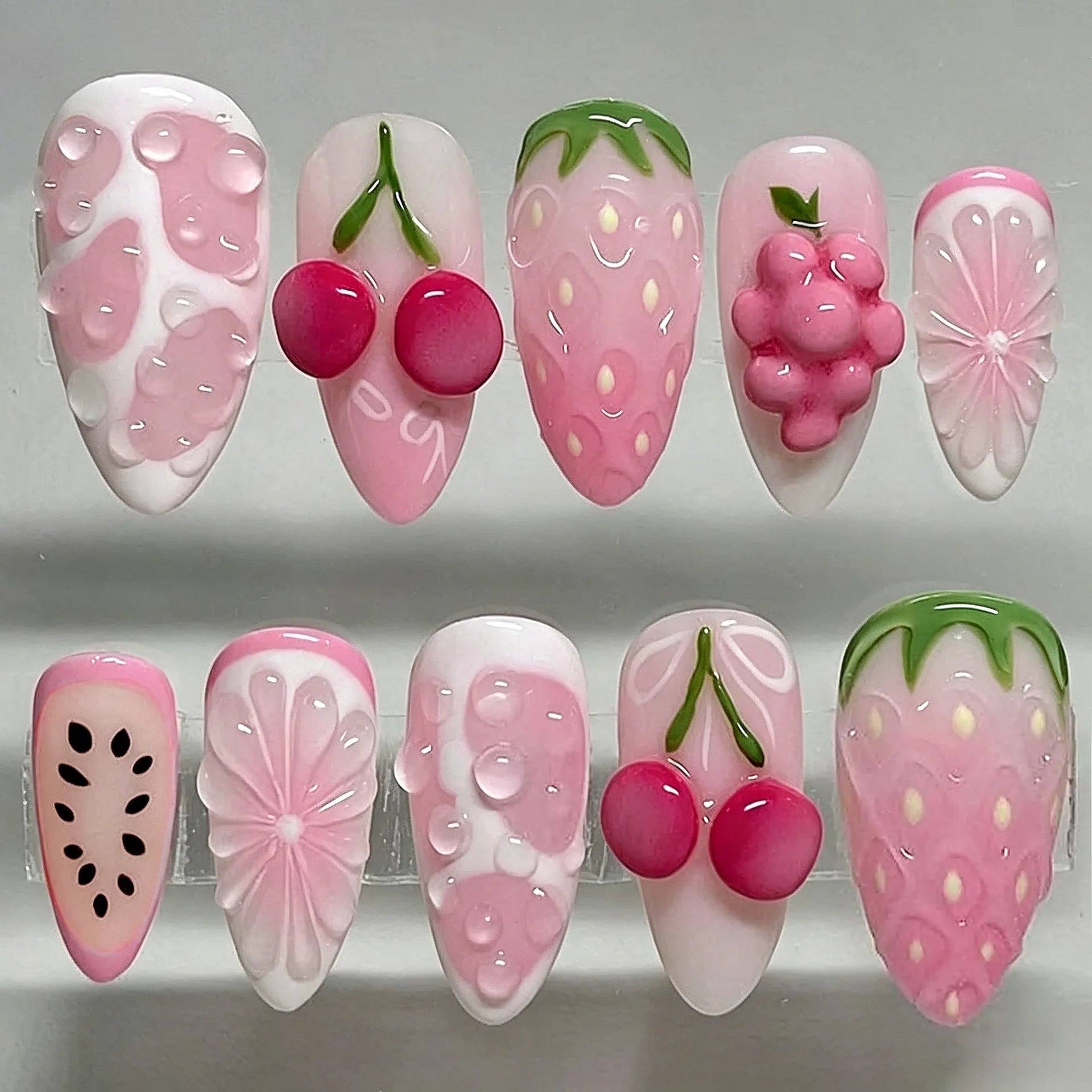 24pcs Wearable Press on Nails Strawberry Bow Design Nails Tips Red Short Almond Pearl Starlight Fake Nail Art Flower False Nails
